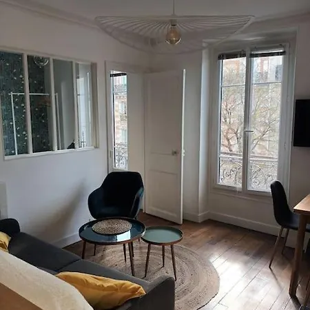 Tres Parisien Et Ensoleille Apartment Paris