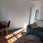 Très Parisien et ensoleillé